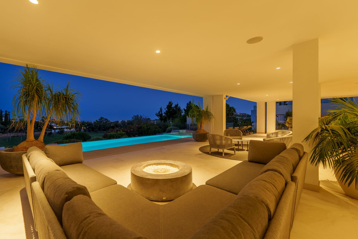 Huis te koop in Nueva Andalucía | 5 slaapkamers H5324968