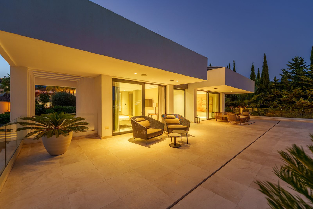 Huis te koop in Nueva Andalucía | 5 slaapkamers H5324968