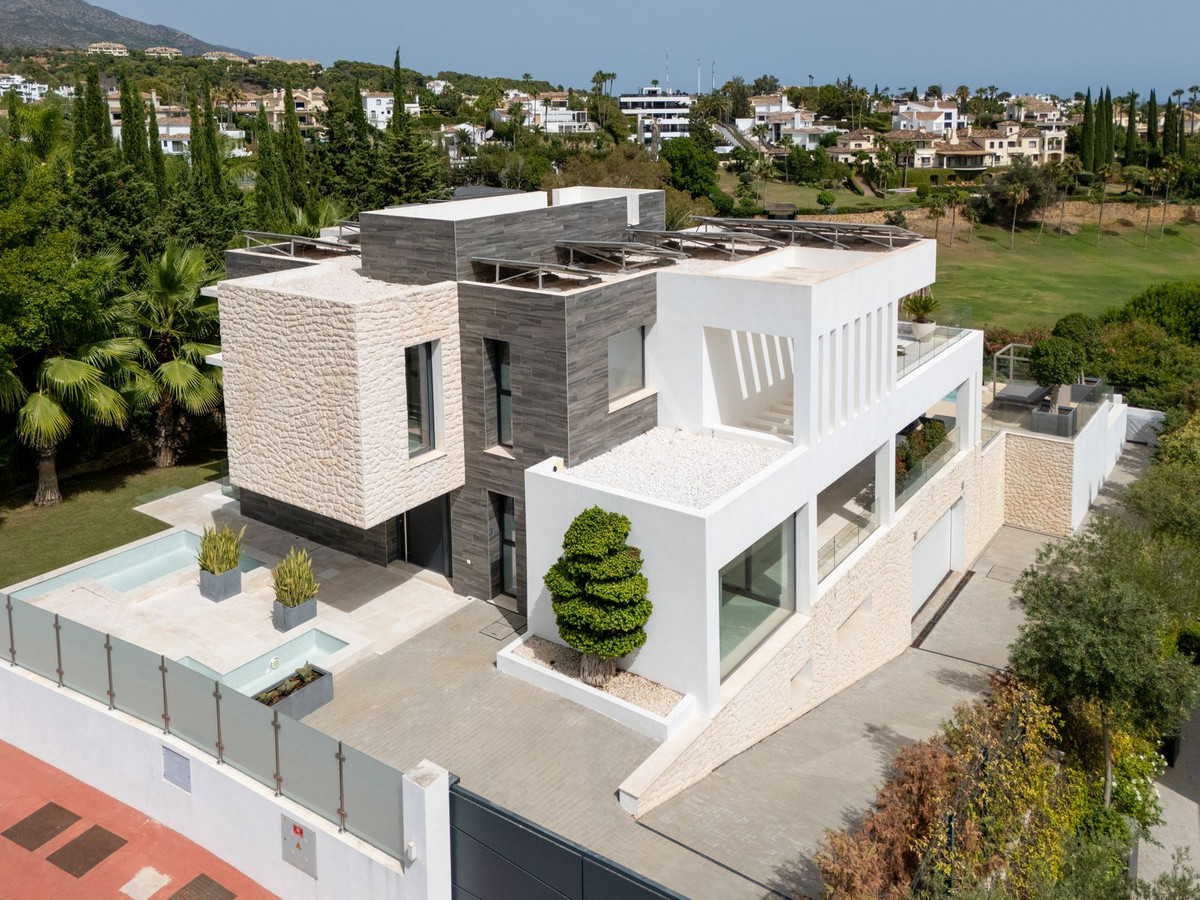 Huis te koop in Nueva Andalucía | 5 slaapkamers H5324968