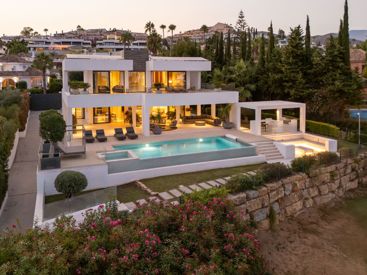 Huis te koop in Nueva Andalucía | 5 slaapkamers H5324968