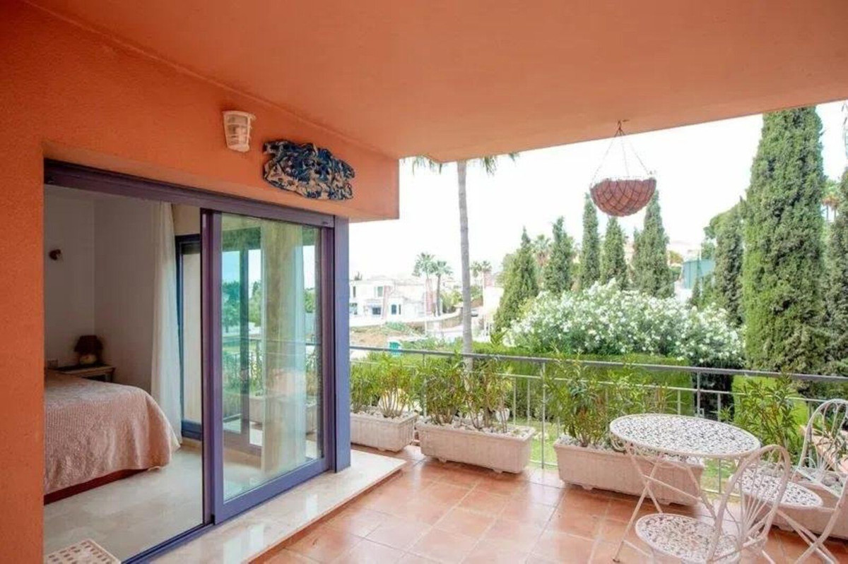 Huis te koop in Nueva Andalucía | 5 slaapkamers H5332408