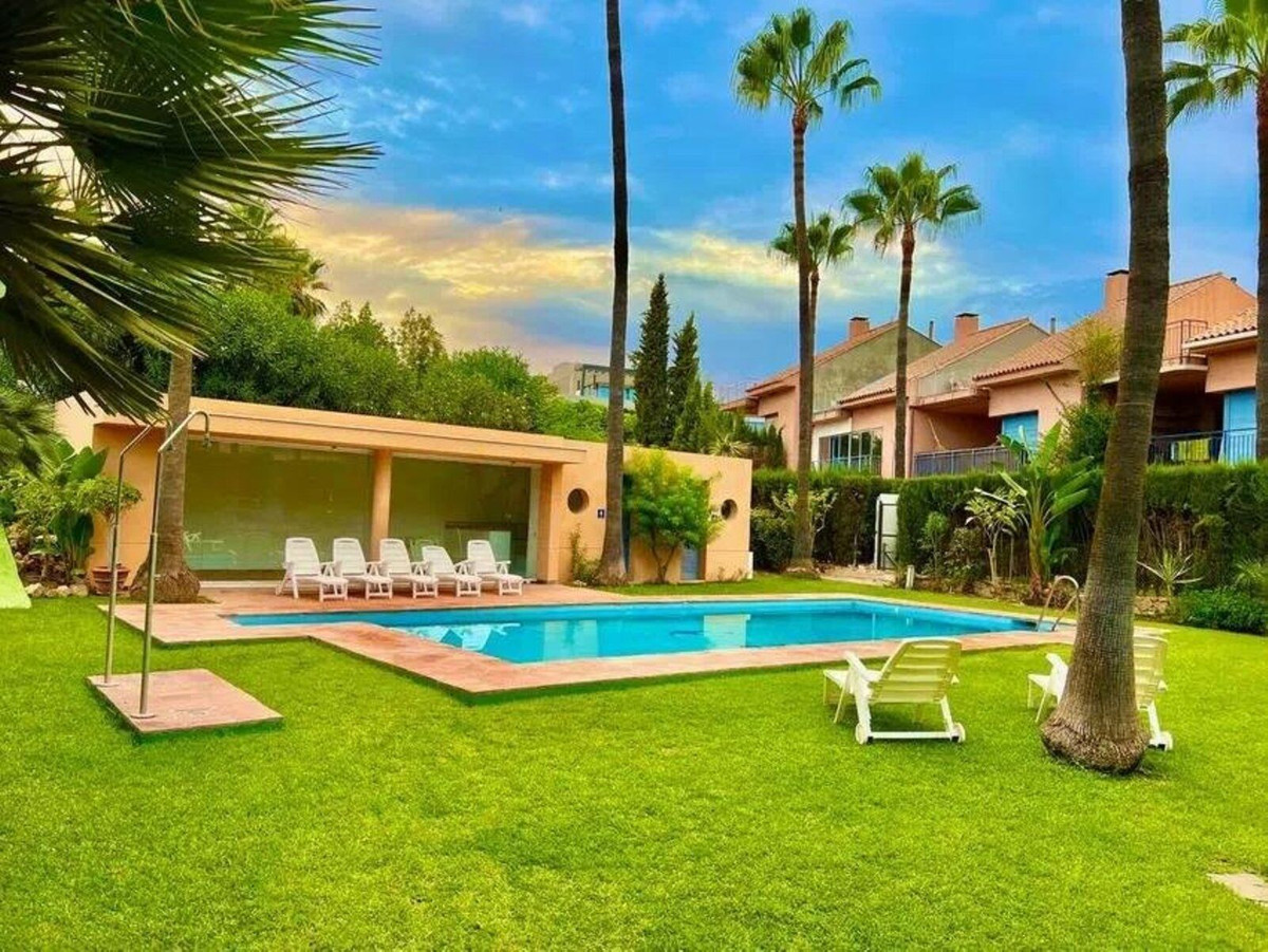 Huis te koop in Nueva Andalucía | 5 slaapkamers H5332408