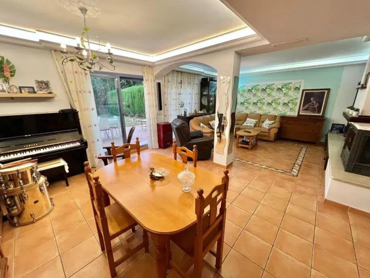 Huis te koop in Nueva Andalucía | 5 slaapkamers H5332408