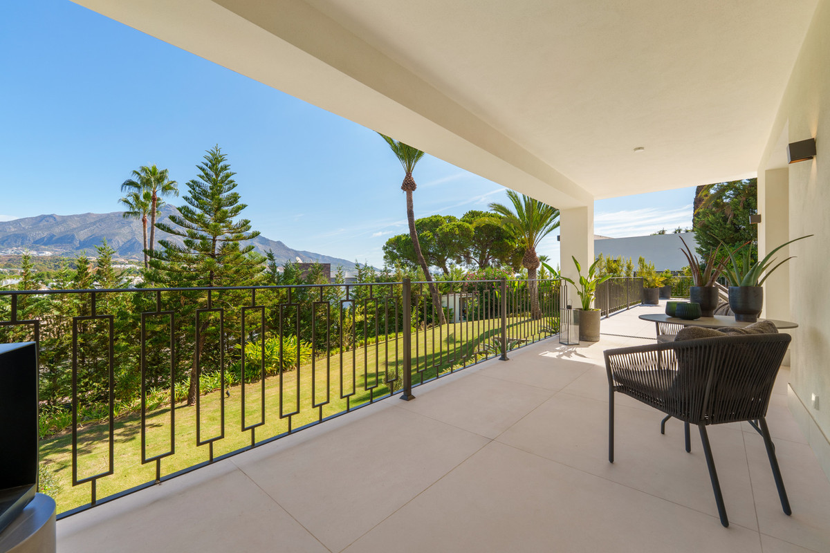 Huis te koop in Nueva Andalucía | 5 slaapkamers H5333548