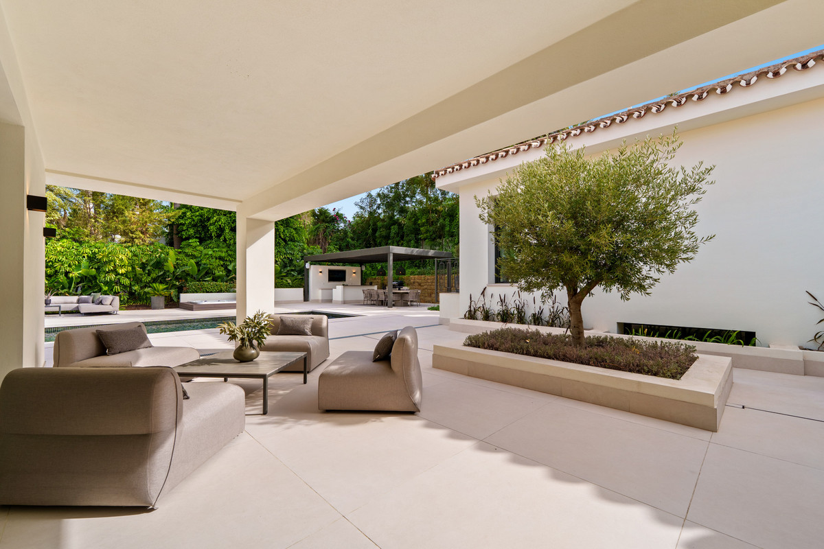Huis te koop in Nueva Andalucía | 5 slaapkamers H5333548