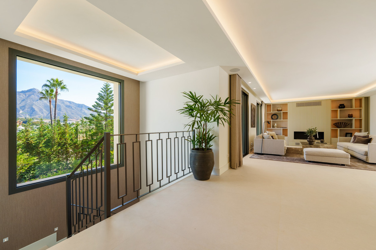 Huis te koop in Nueva Andalucía | 5 slaapkamers H5333548