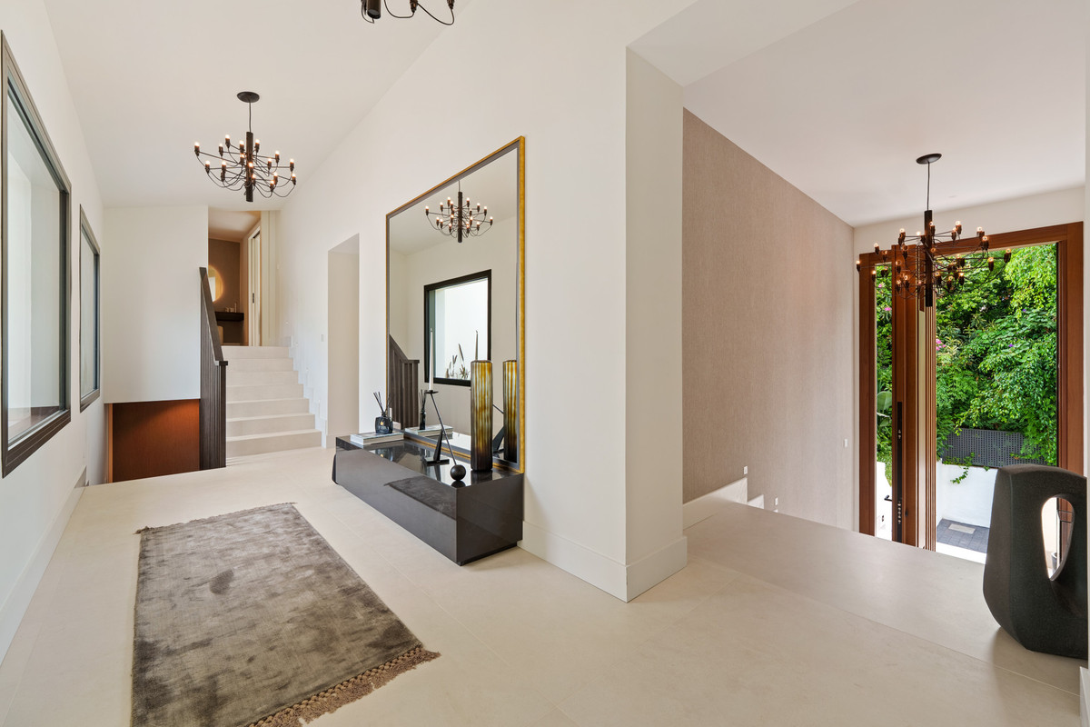 Huis te koop in Nueva Andalucía | 5 slaapkamers H5333548