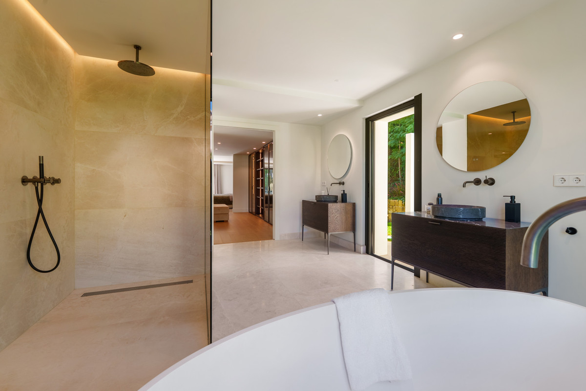 Huis te koop in Nueva Andalucía | 5 slaapkamers H5333548