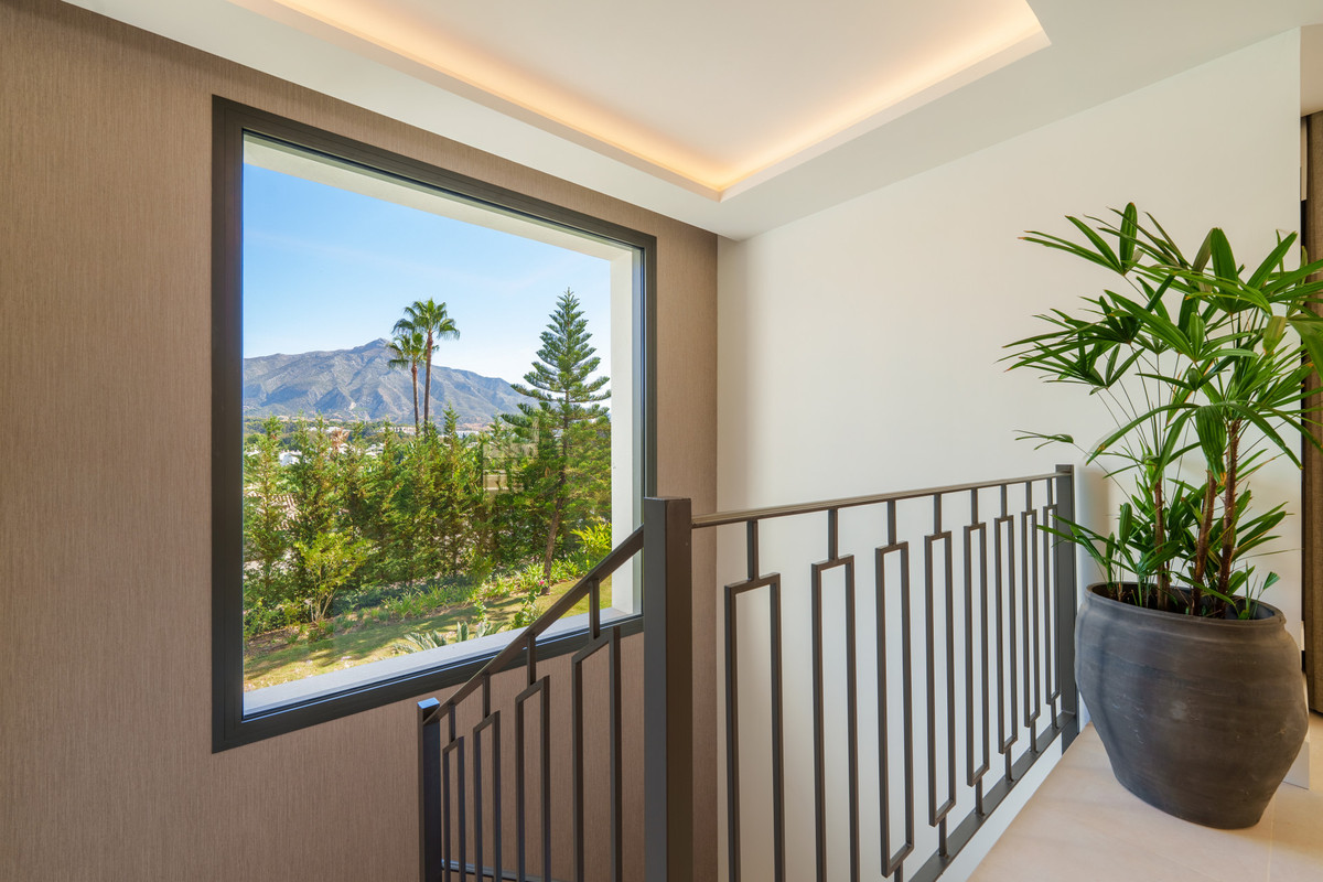 Huis te koop in Nueva Andalucía | 5 slaapkamers H5333548