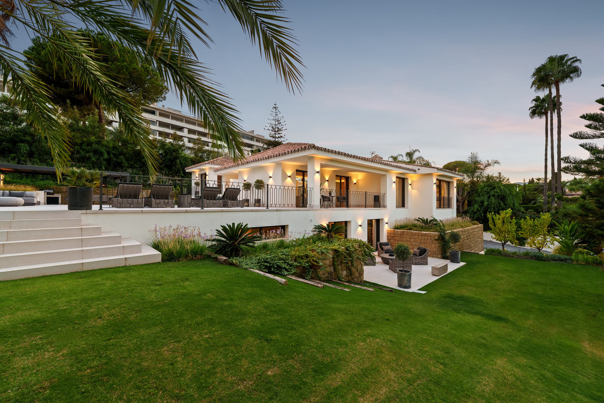 Huis te koop in Nueva Andalucía | 5 slaapkamers H5333548