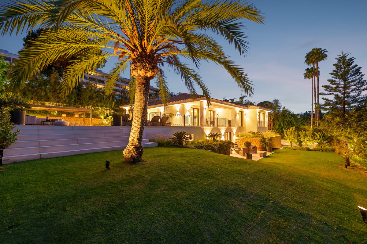 Huis te koop in Nueva Andalucía | 5 slaapkamers H5333548