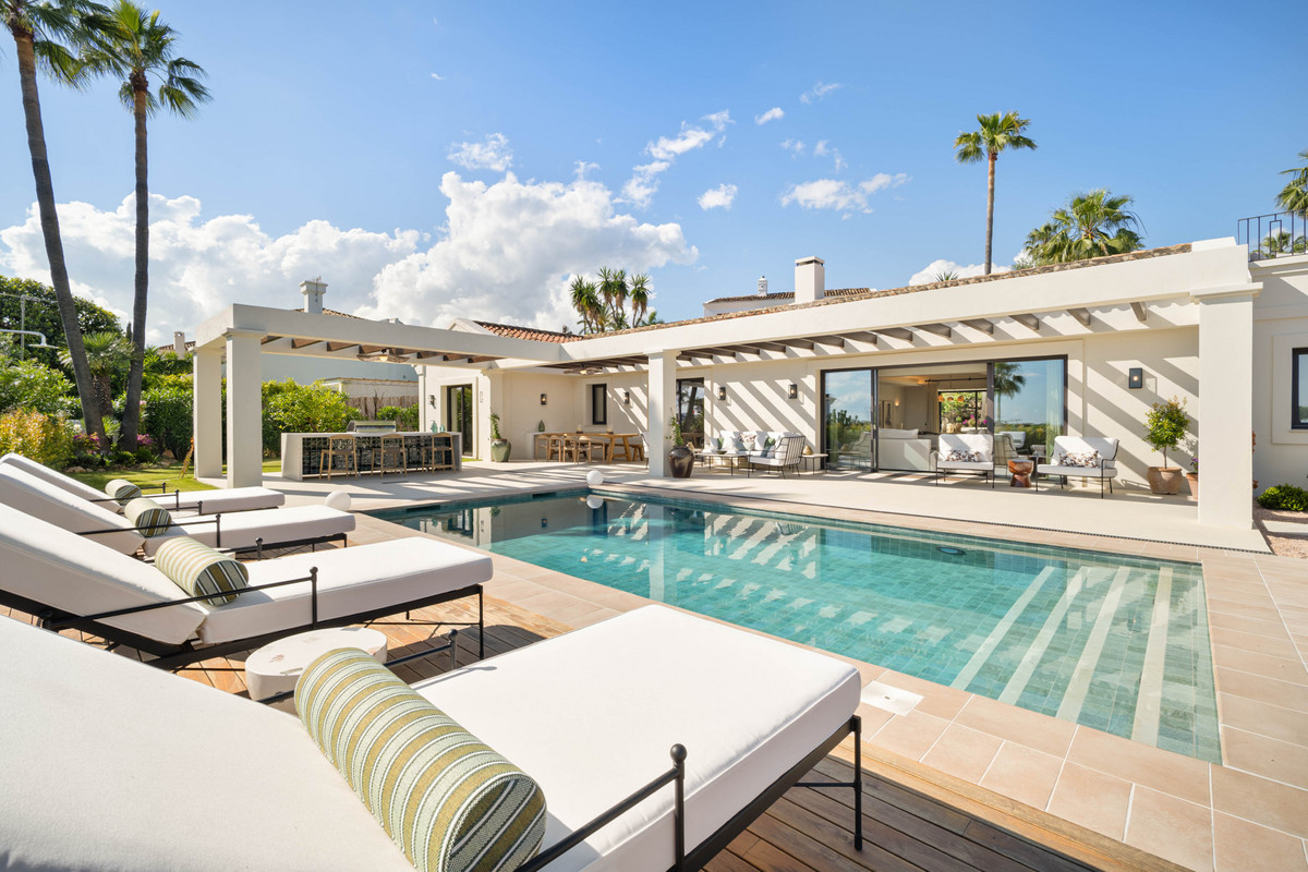 Huis te koop in Nueva Andalucía | 4 slaapkamers H5333590