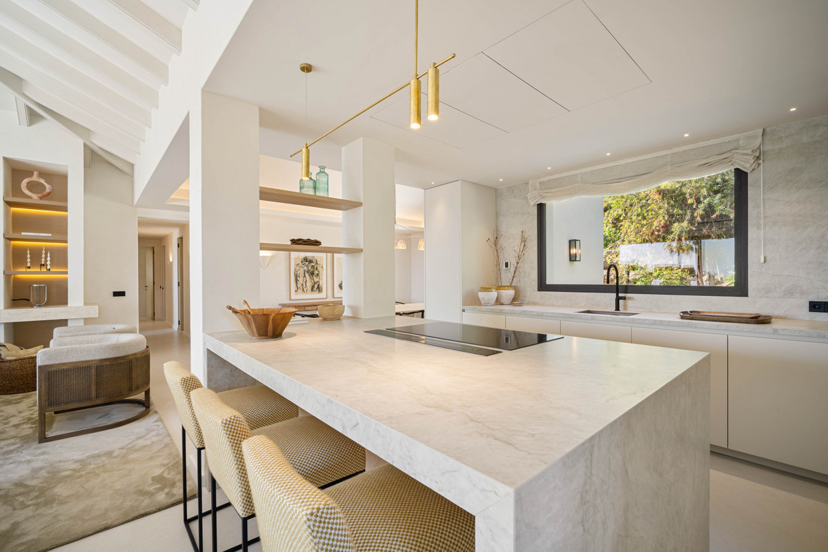 Huis te koop in Nueva Andalucía | 4 slaapkamers H5333590