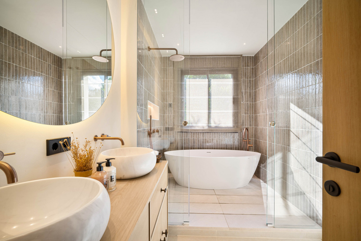 Huis te koop in Nueva Andalucía | 4 slaapkamers H5333590