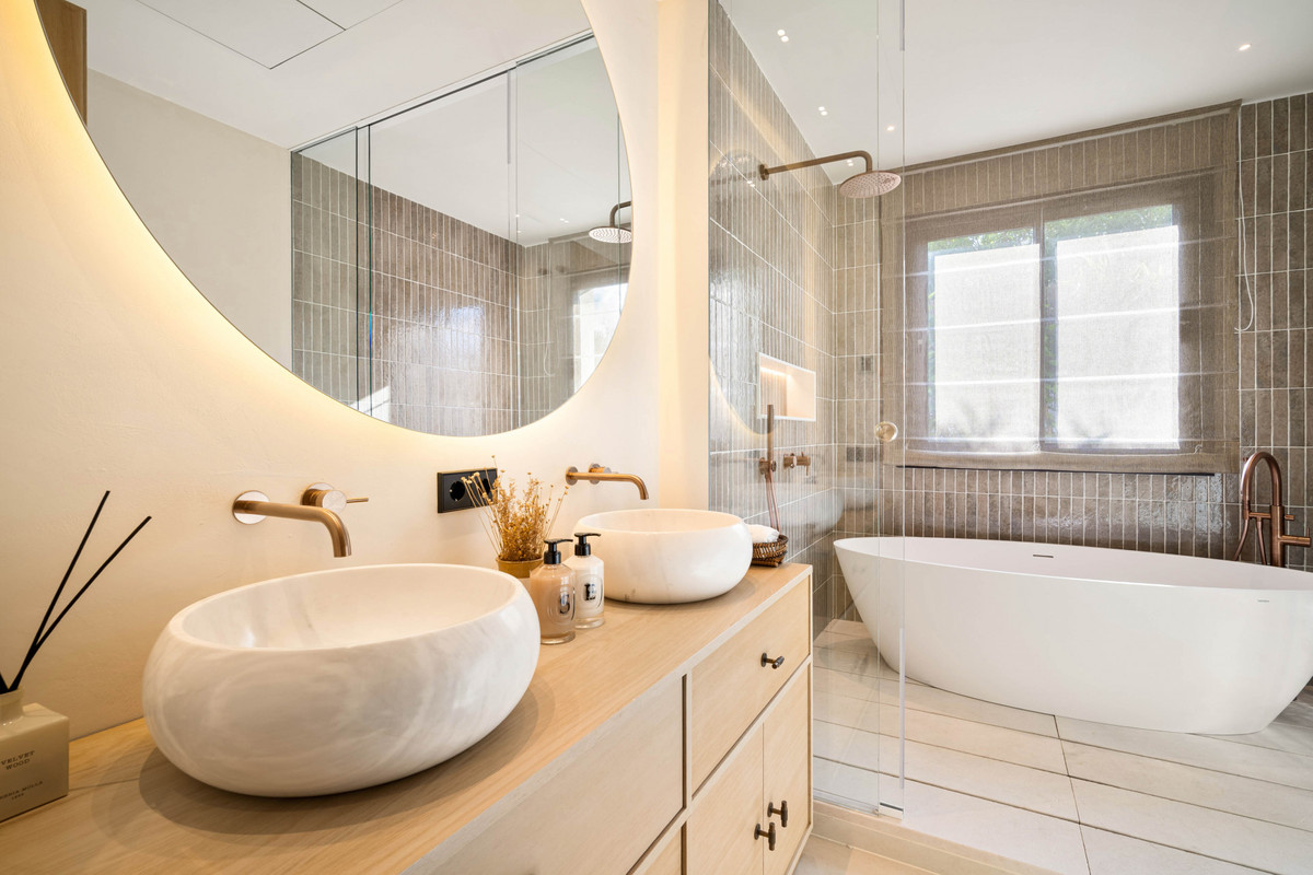 Huis te koop in Nueva Andalucía | 4 slaapkamers H5333590