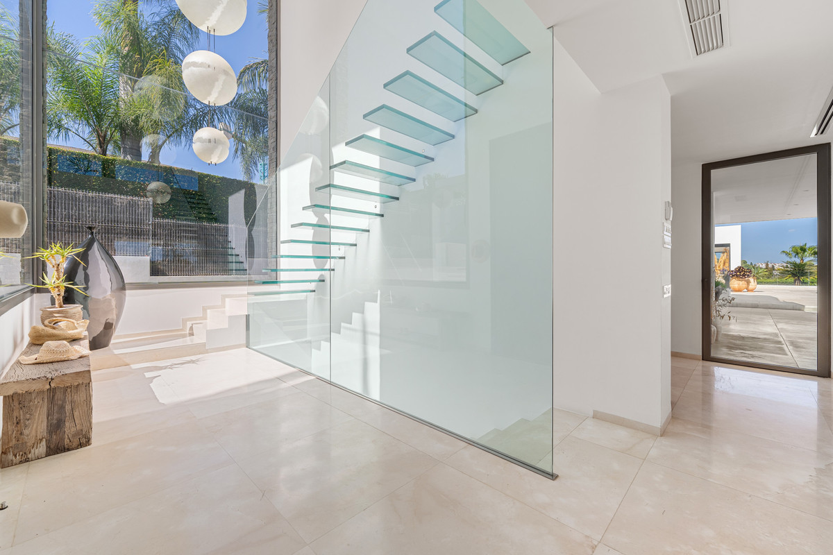 Huis te koop in Nueva Andalucía | 7 slaapkamers H5333596