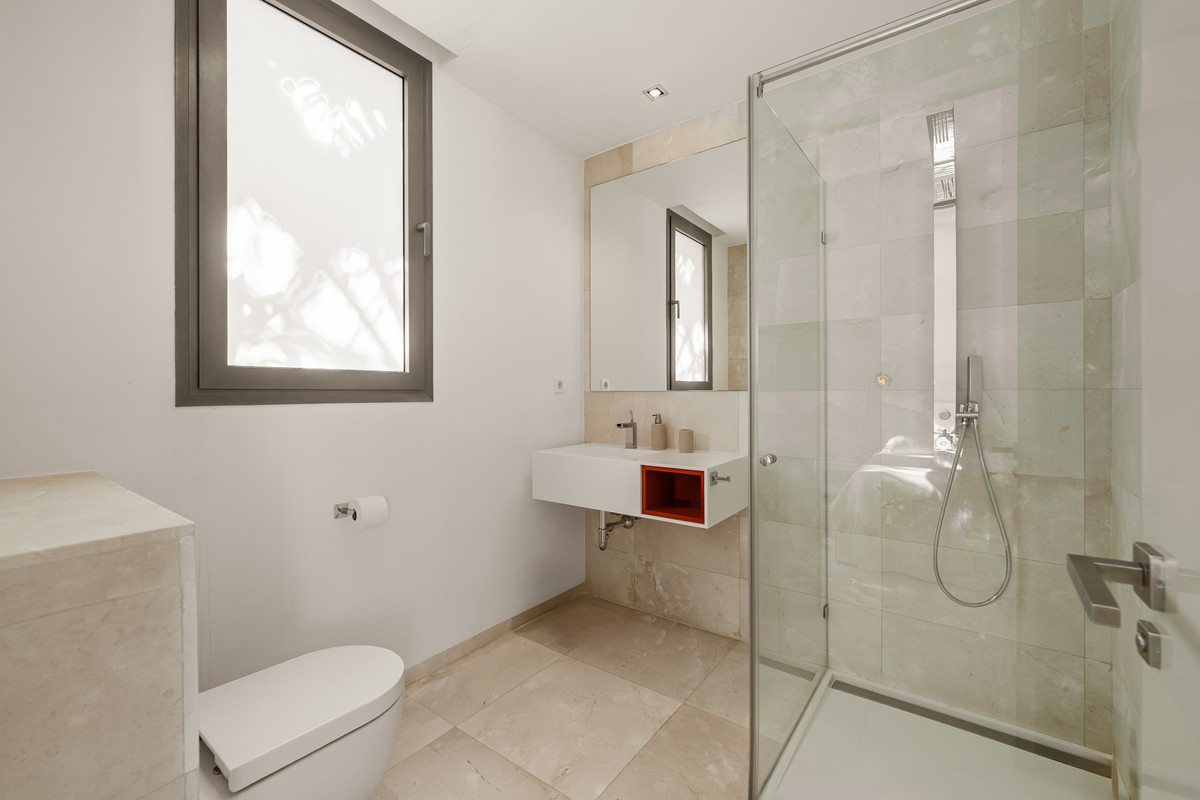 Huis te koop in Nueva Andalucía | 7 slaapkamers H5333596