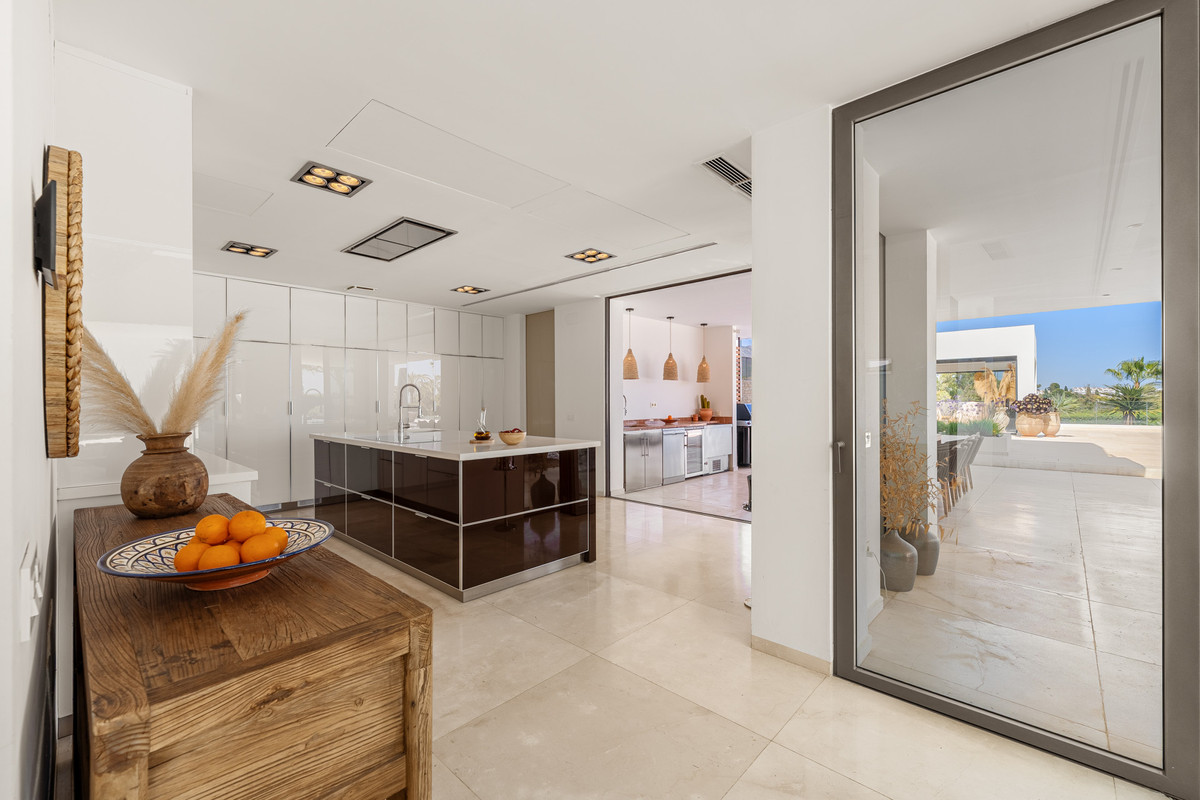 Huis te koop in Nueva Andalucía | 7 slaapkamers H5333596