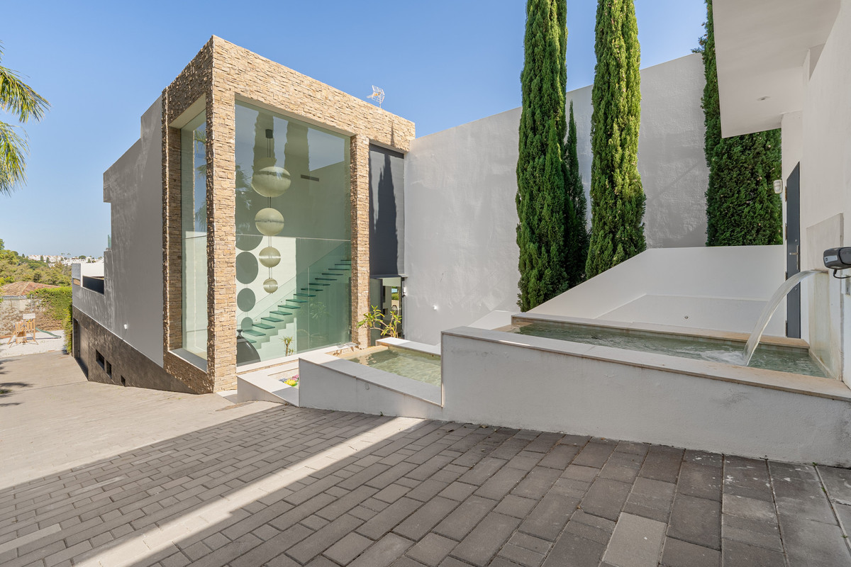 Huis te koop in Nueva Andalucía | 7 slaapkamers H5333596