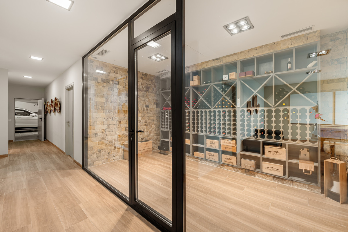 Huis te koop in Nueva Andalucía | 7 slaapkamers H5333596