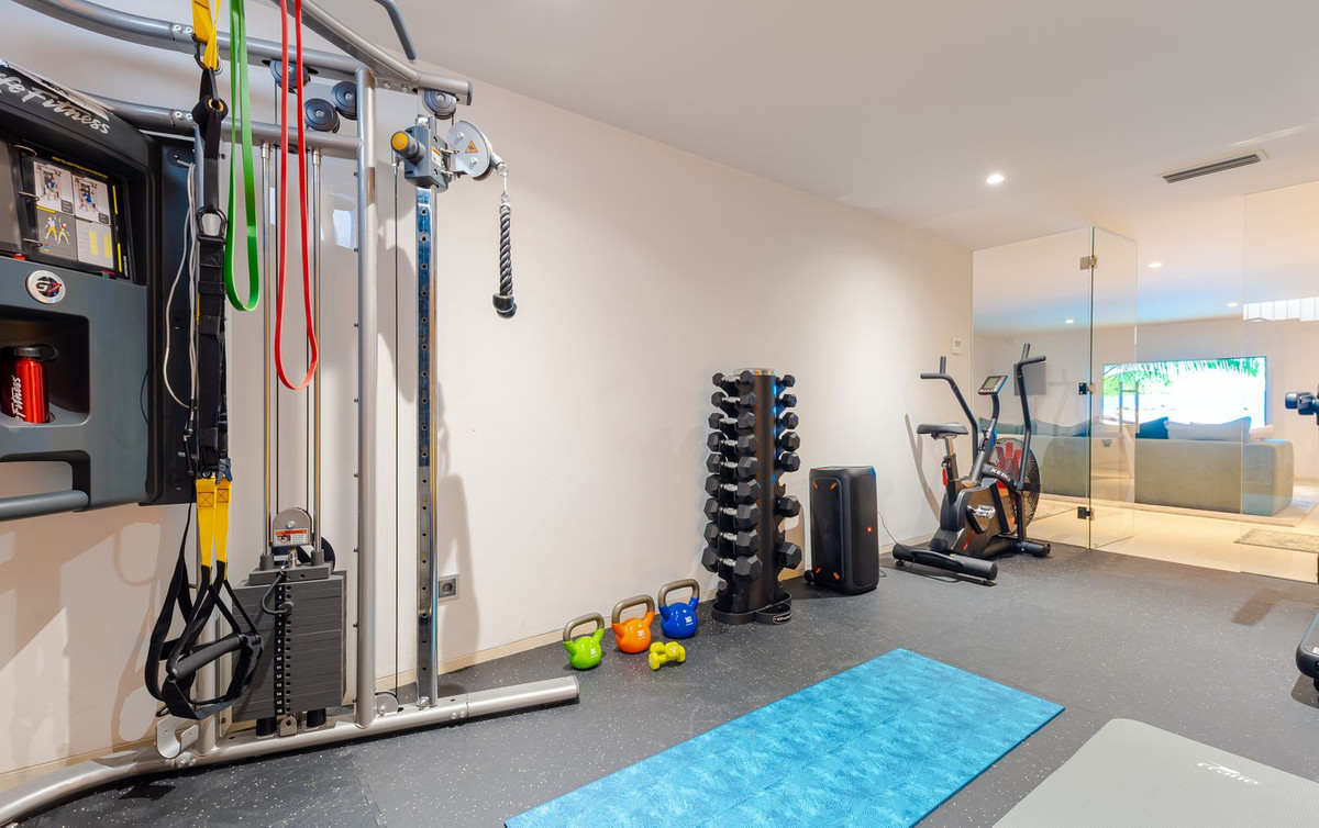 Huis te koop in Nueva Andalucía | 6 slaapkamers H5335720