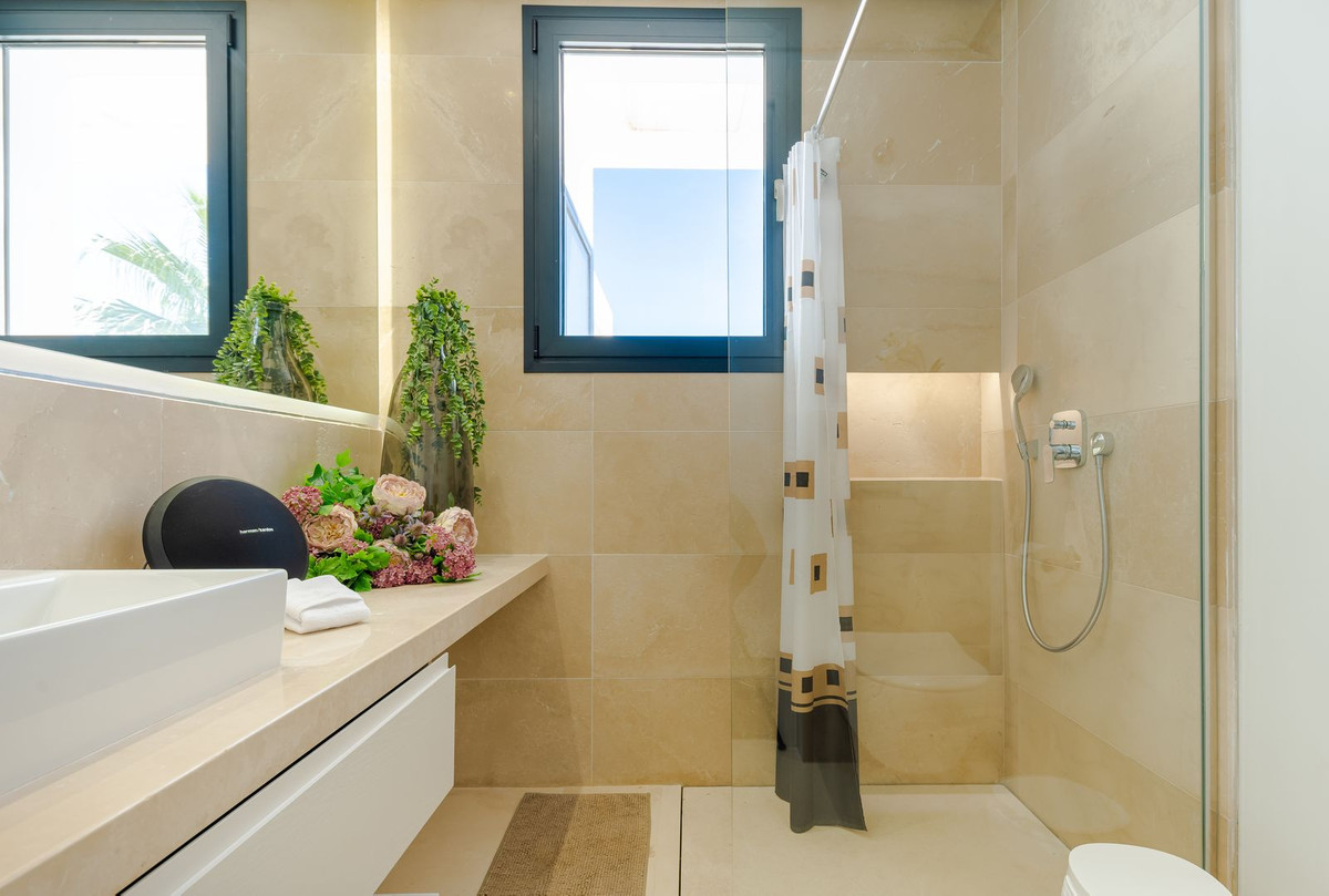 Huis te koop in Nueva Andalucía | 6 slaapkamers H5335720