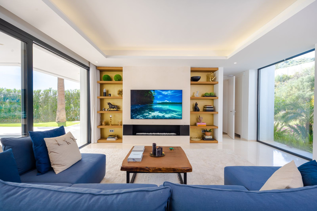 Huis te koop in Nueva Andalucía | 6 slaapkamers H5335720