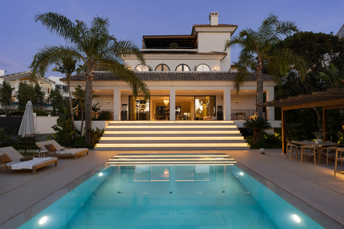 Huis te koop in Nueva Andalucía | 6 slaapkamers H5336845