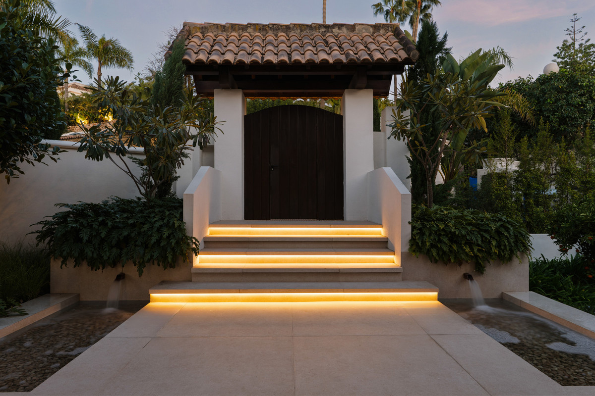 Huis te koop in Nueva Andalucía | 6 slaapkamers H5336845