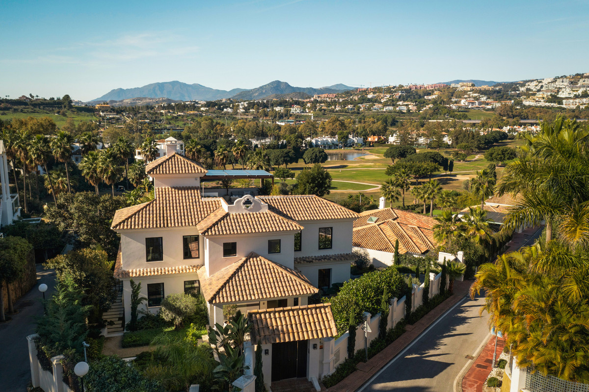 Huis te koop in Nueva Andalucía | 6 slaapkamers H5336845