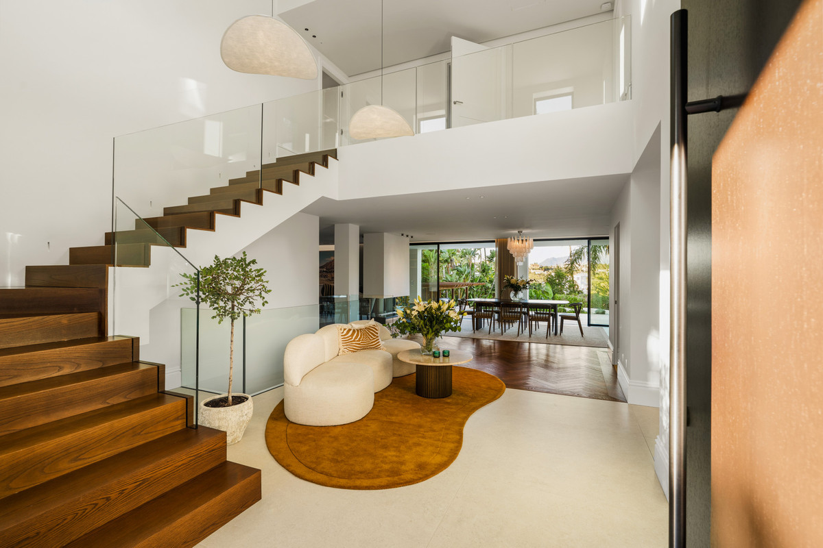 Huis te koop in Nueva Andalucía | 6 slaapkamers H5336845