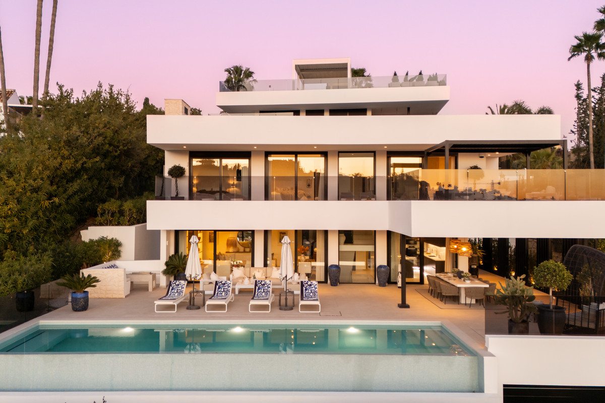 Huis te koop in Nueva Andalucía | 4 slaapkamers H5341228