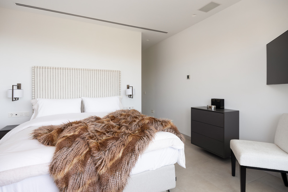 Huis te koop in Nueva Andalucía | 4 slaapkamers H5341228