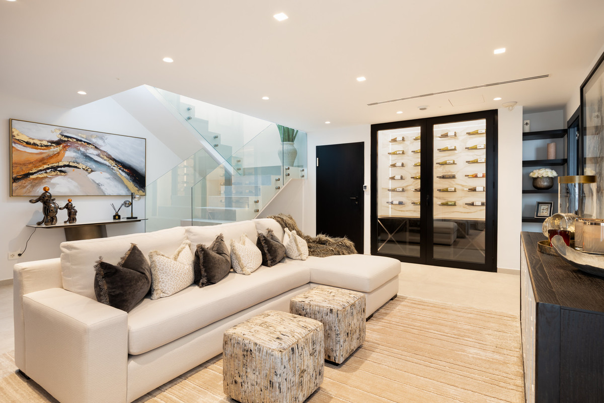 Huis te koop in Nueva Andalucía | 4 slaapkamers H5341228