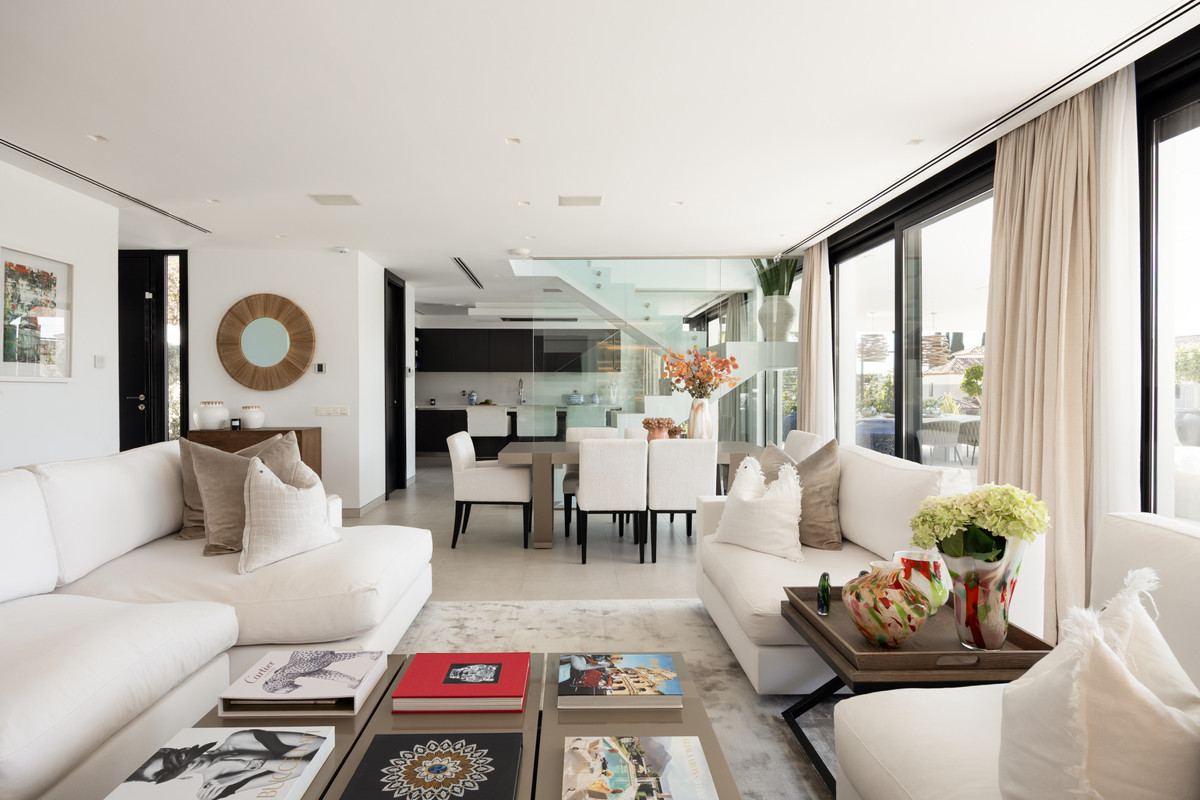 Huis te koop in Nueva Andalucía | 4 slaapkamers H5341228