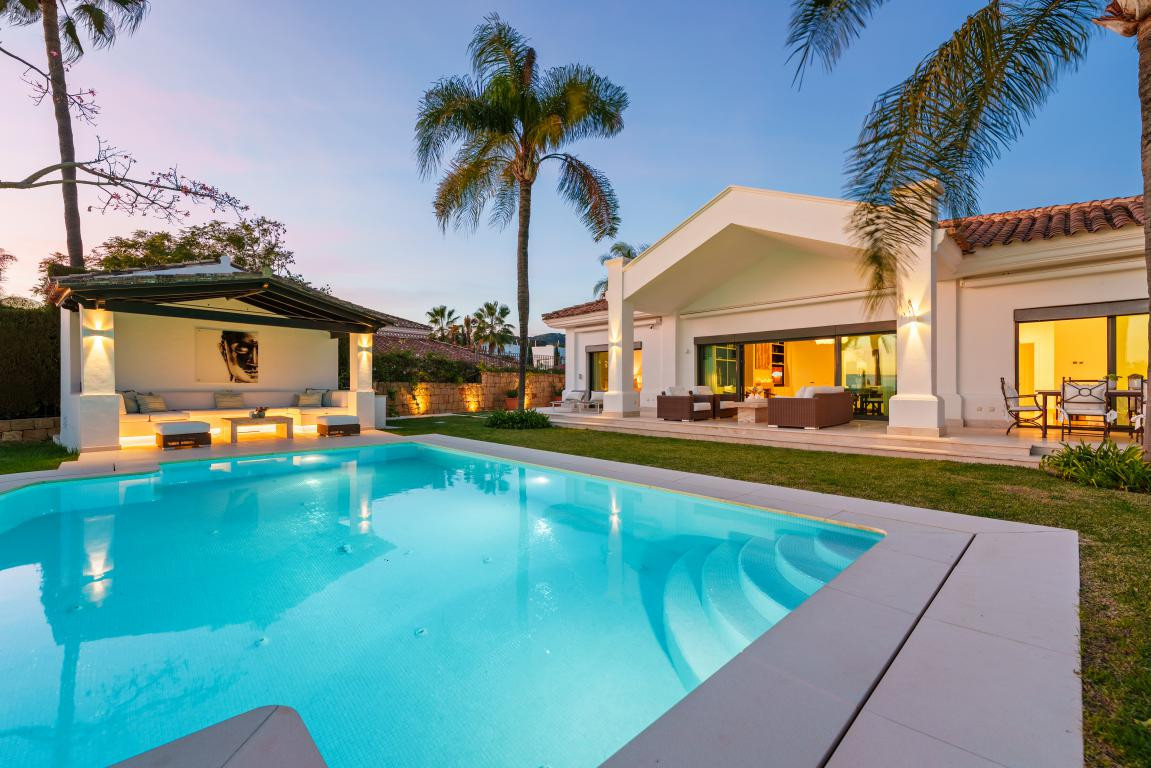 Huis te koop in Nueva Andalucía | 4 slaapkamers H5343718