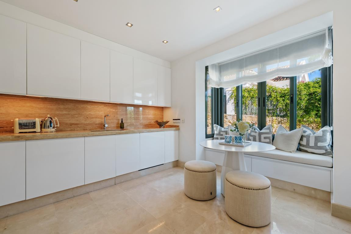 Huis te koop in Nueva Andalucía | 4 slaapkamers H5343718