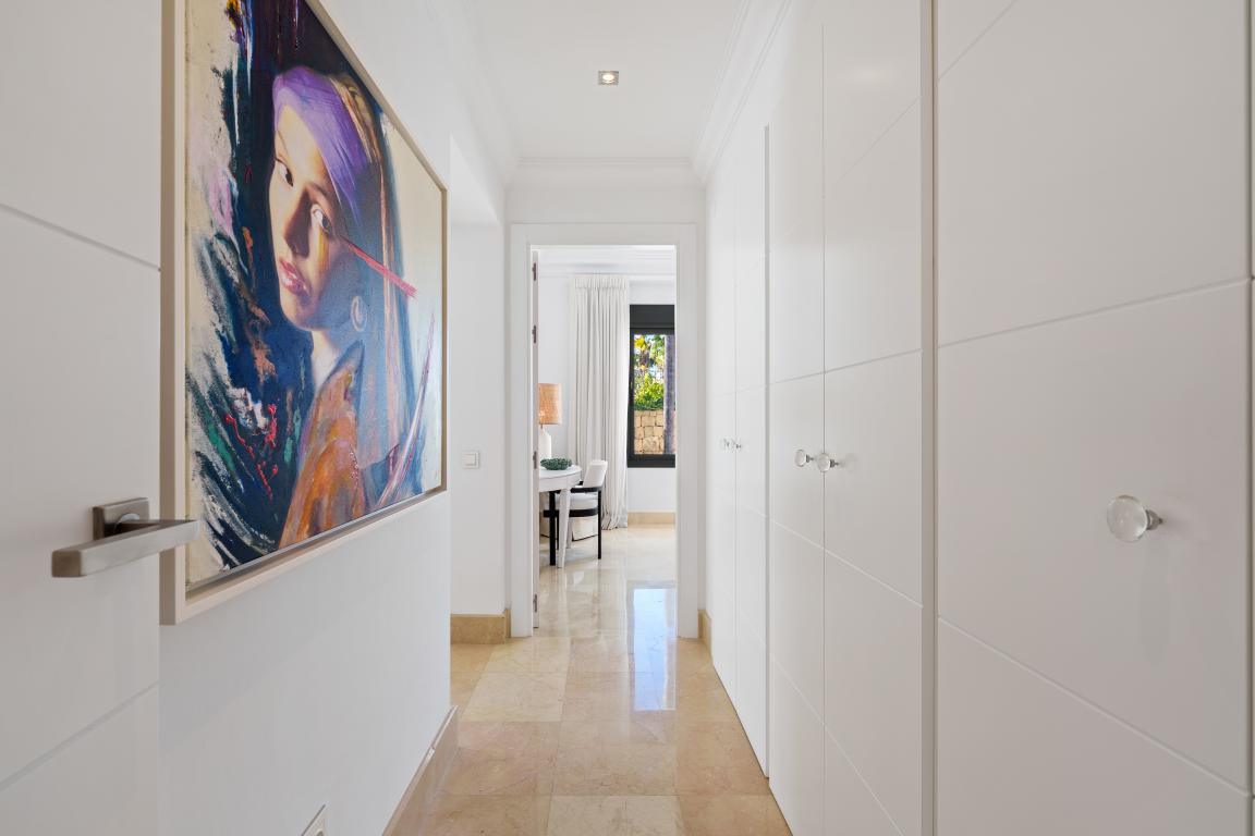 Huis te koop in Nueva Andalucía | 4 slaapkamers H5343718