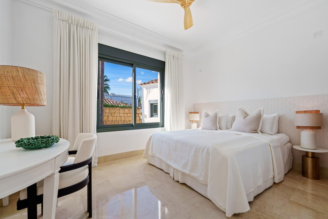 Huis te koop in Nueva Andalucía | 4 slaapkamers H5343718