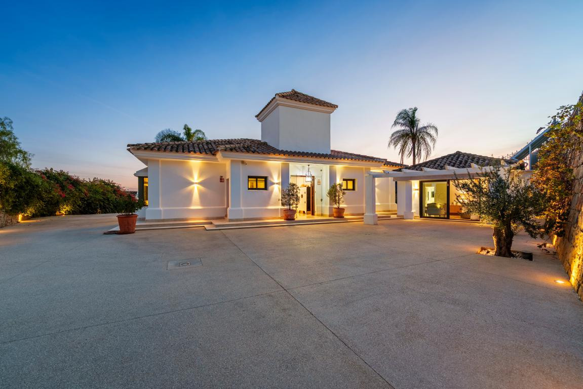 Huis te koop in Nueva Andalucía | 4 slaapkamers H5343718