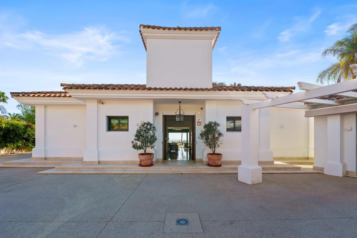 Huis te koop in Nueva Andalucía | 4 slaapkamers H5343718