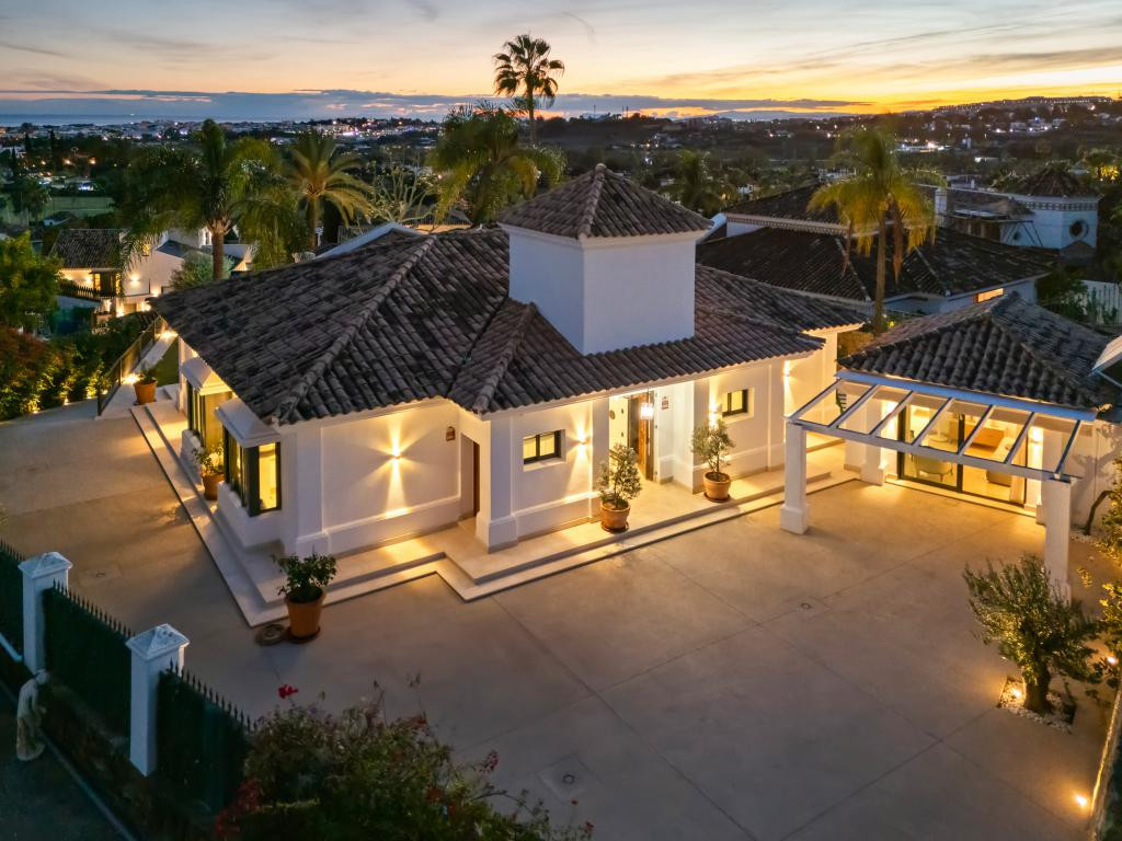 Huis te koop in Nueva Andalucía | 4 slaapkamers H5343718