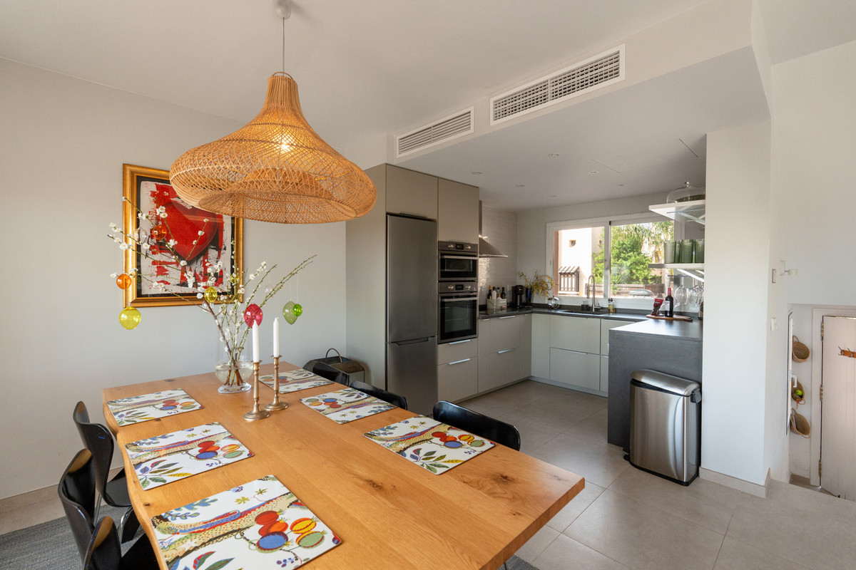 Huis te koop in Nueva Andalucía | 4 slaapkamers H5346829