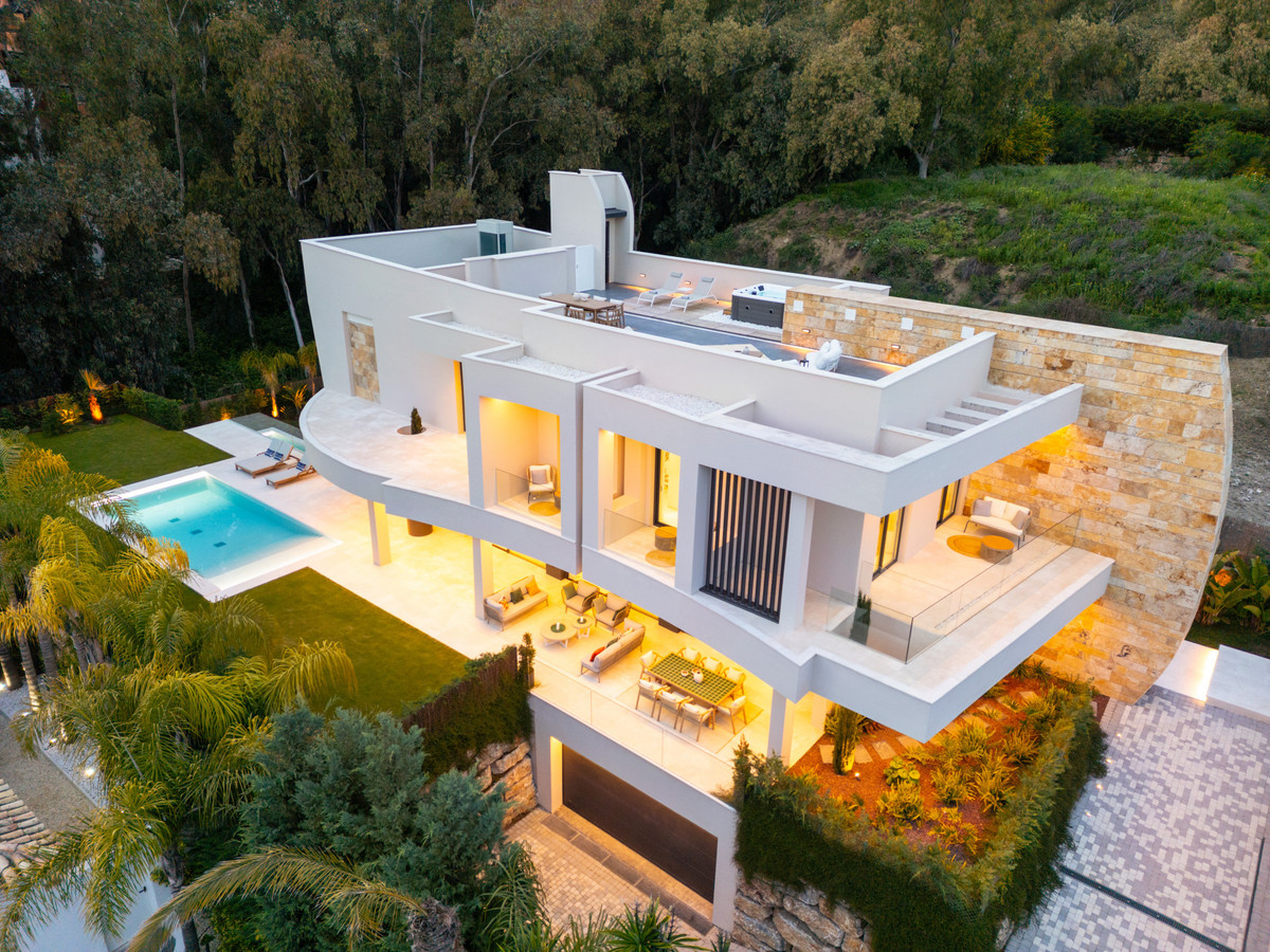 Huis te koop in Nueva Andalucía | 5 slaapkamers H5347570