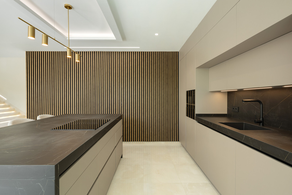 Huis te koop in Nueva Andalucía | 5 slaapkamers H5347570