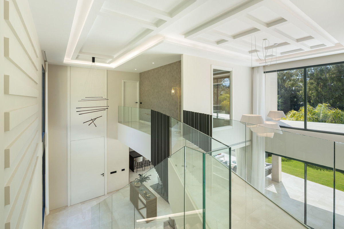 Huis te koop in Nueva Andalucía | 5 slaapkamers H5347570