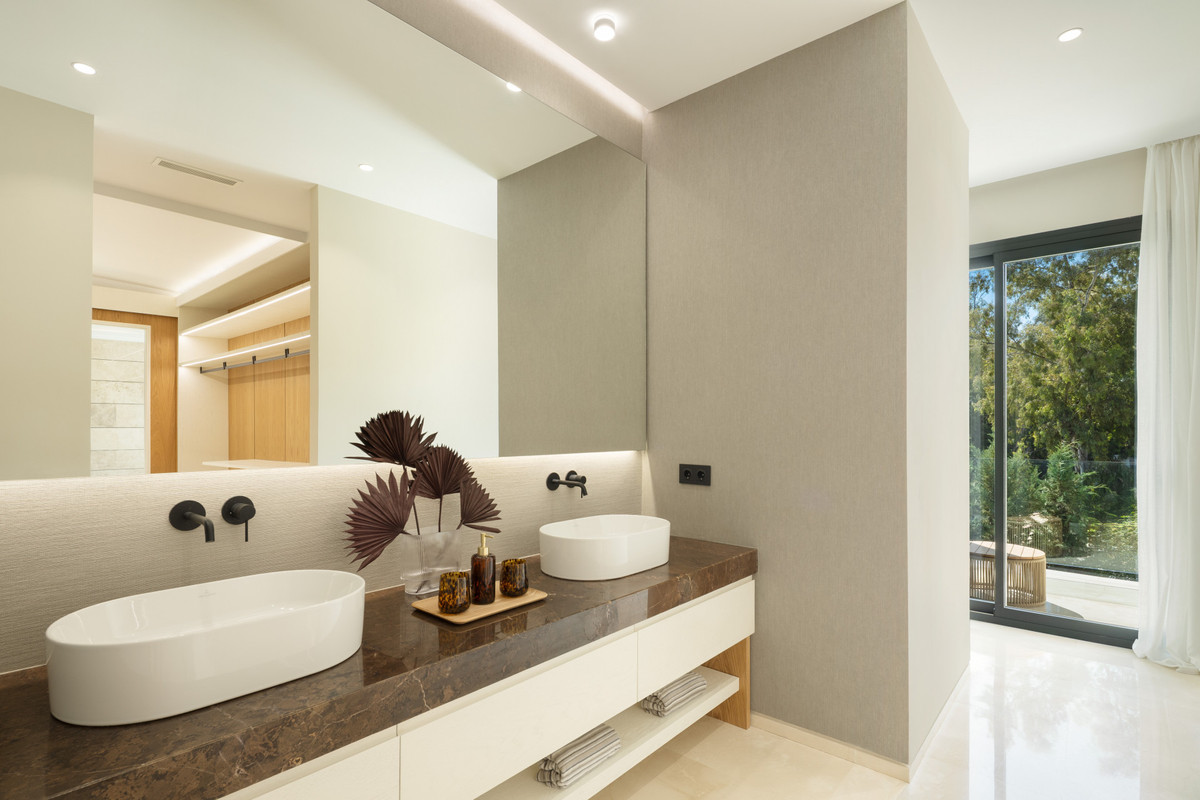 Huis te koop in Nueva Andalucía | 5 slaapkamers H5347570