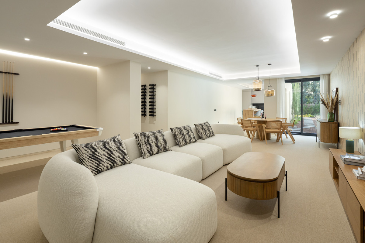 Huis te koop in Nueva Andalucía | 5 slaapkamers H5347570