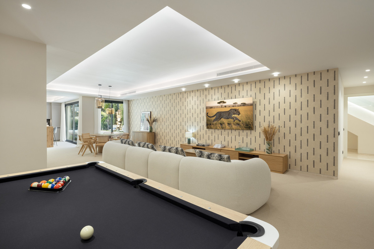 Huis te koop in Nueva Andalucía | 5 slaapkamers H5347570