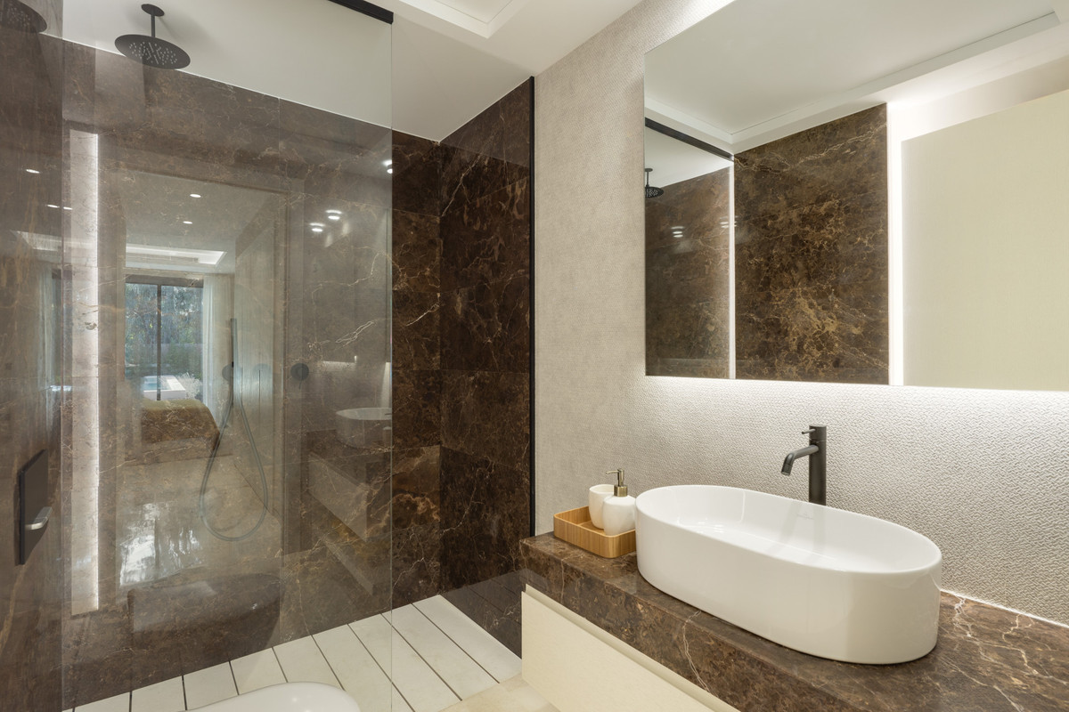 Huis te koop in Nueva Andalucía | 5 slaapkamers H5347570